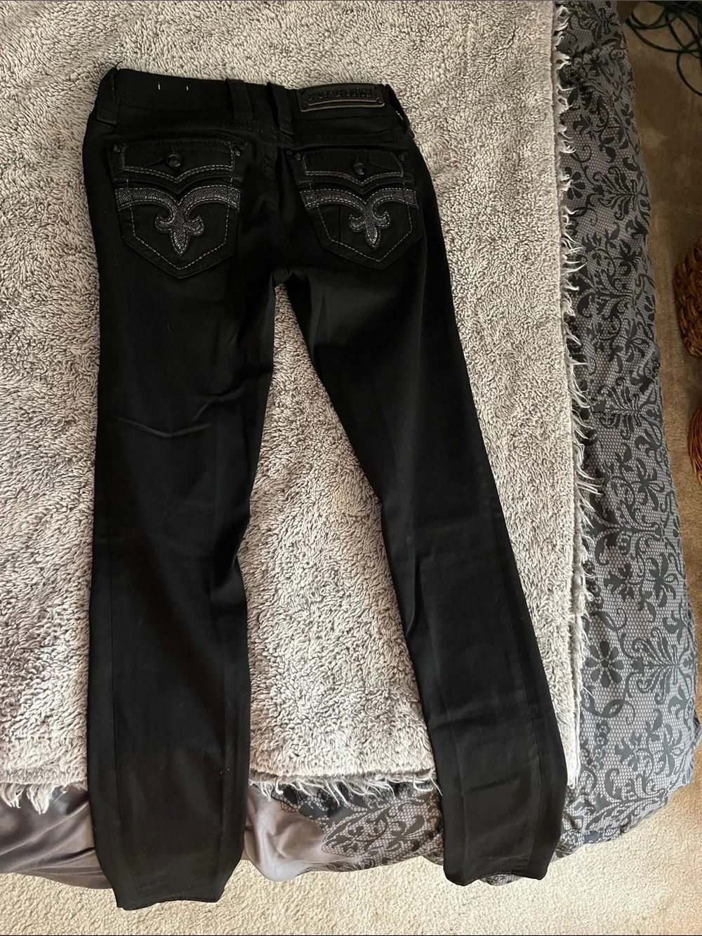 Rock Revival Women’s Black Skinny Jeans with Subtle Stitching